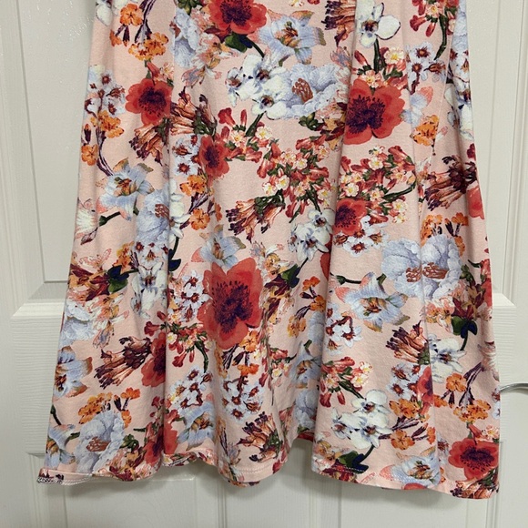 BLVD Multicolor Floral Midi Dress Open Keyhole Back Peach Coral Cream Ruffled - Picture 4 of 6